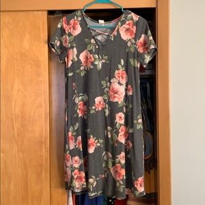 Short floral boutique dress with pockets!!